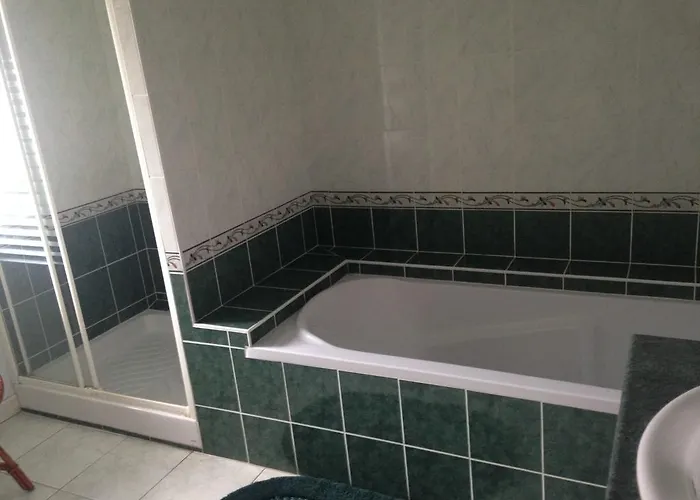 Marie France 's Sacey