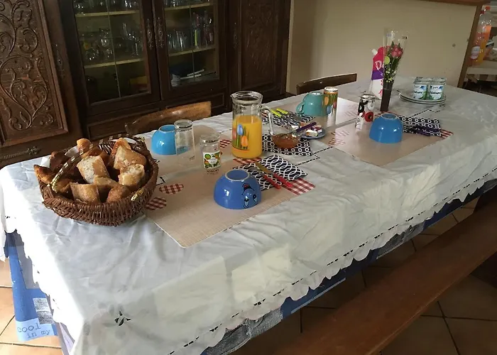 Marie France 's * Sacey